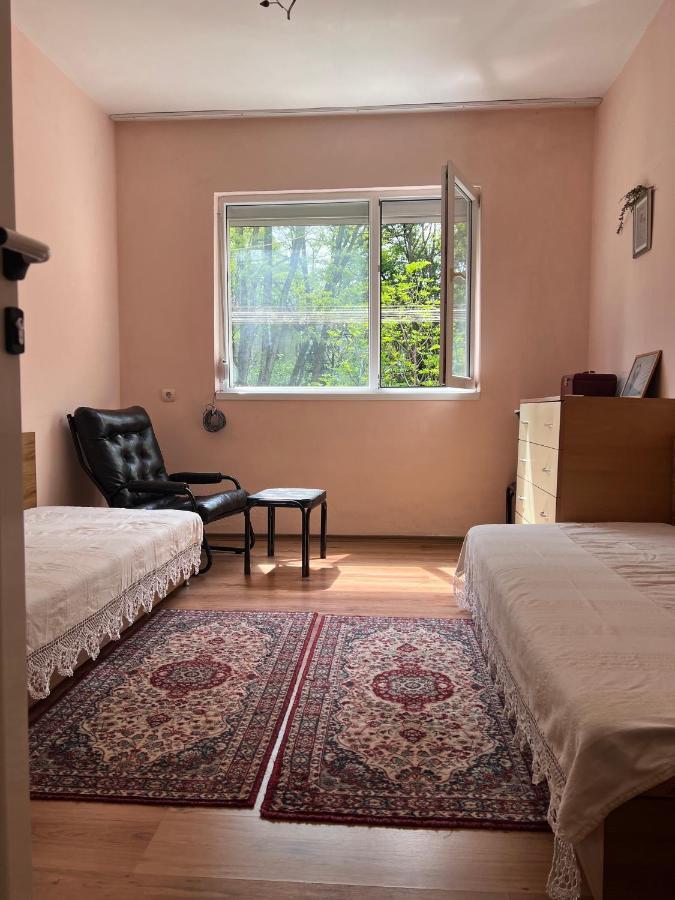 Compact City Center Apartment Kurdzhali Luaran gambar