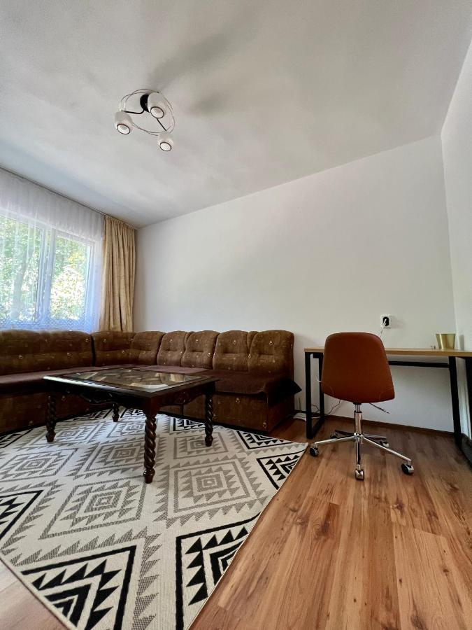 Compact City Center Apartment Kurdzhali Luaran gambar
