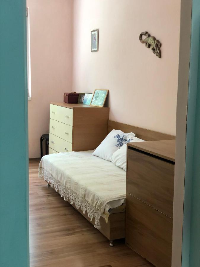 Compact City Center Apartment Kurdzhali Luaran gambar